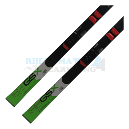 Elan GSX mit der Tyrolia Platte welche rot-schwarz ist, der Ski ist in der Farbe weiß-grün, Ansicht des unteren Teils des Skis 