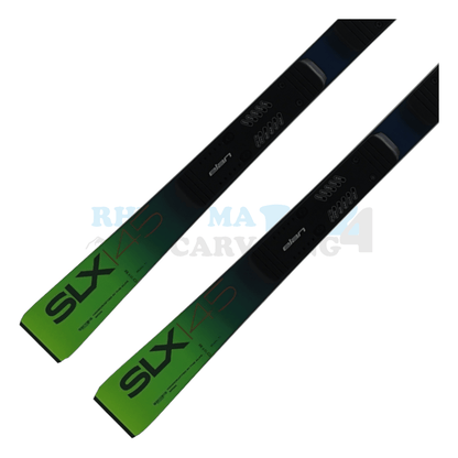 Elan SLX Junior mit Platte aus dem Jahr 2020, der Ski ist in der Farbe grün, die Ansicht des unteren Teils des Skis